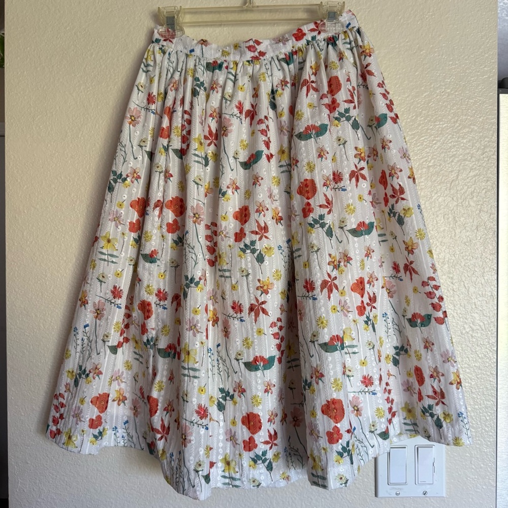 Magnolia Place White Floral Midi Skirt with Red, Green & Yellow Floral - Picture 2 of 7